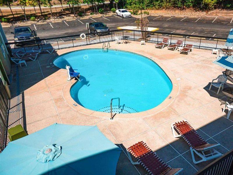 Quality Inn & Suites Near Six Flags - Austell Exteriér fotografie
