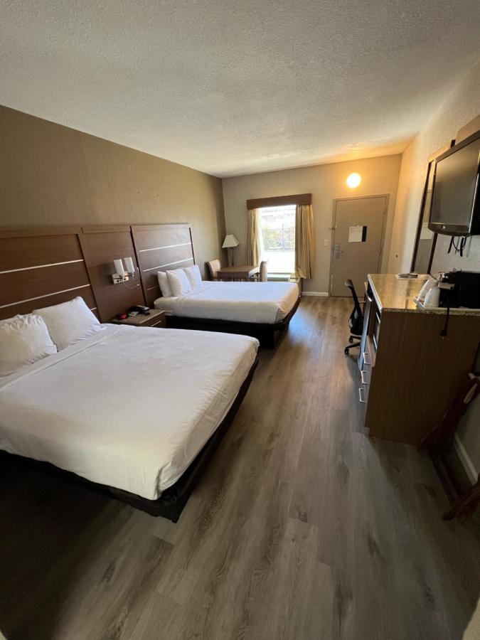Quality Inn & Suites Near Six Flags - Austell Exteriér fotografie