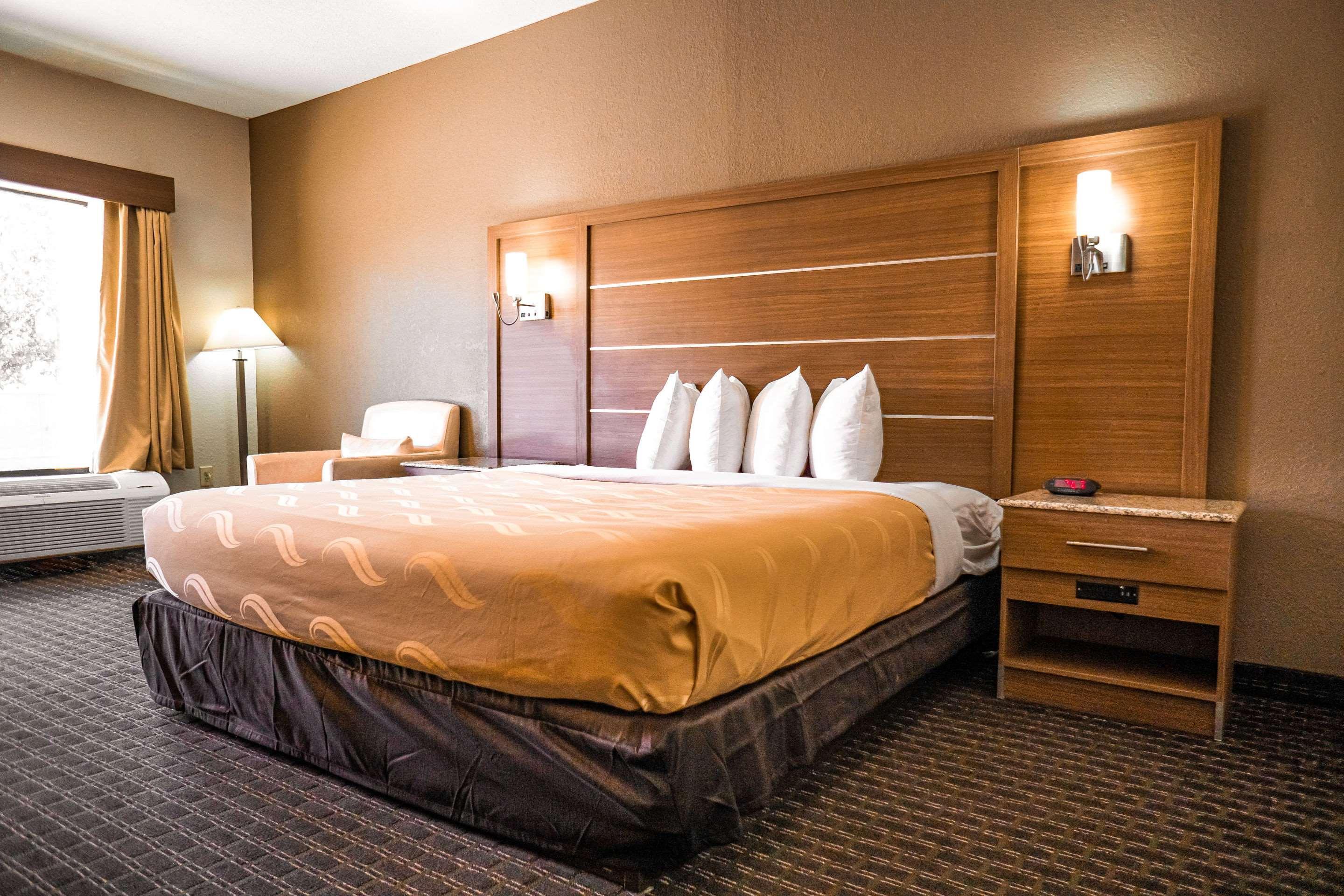 Quality Inn & Suites Near Six Flags - Austell Exteriér fotografie