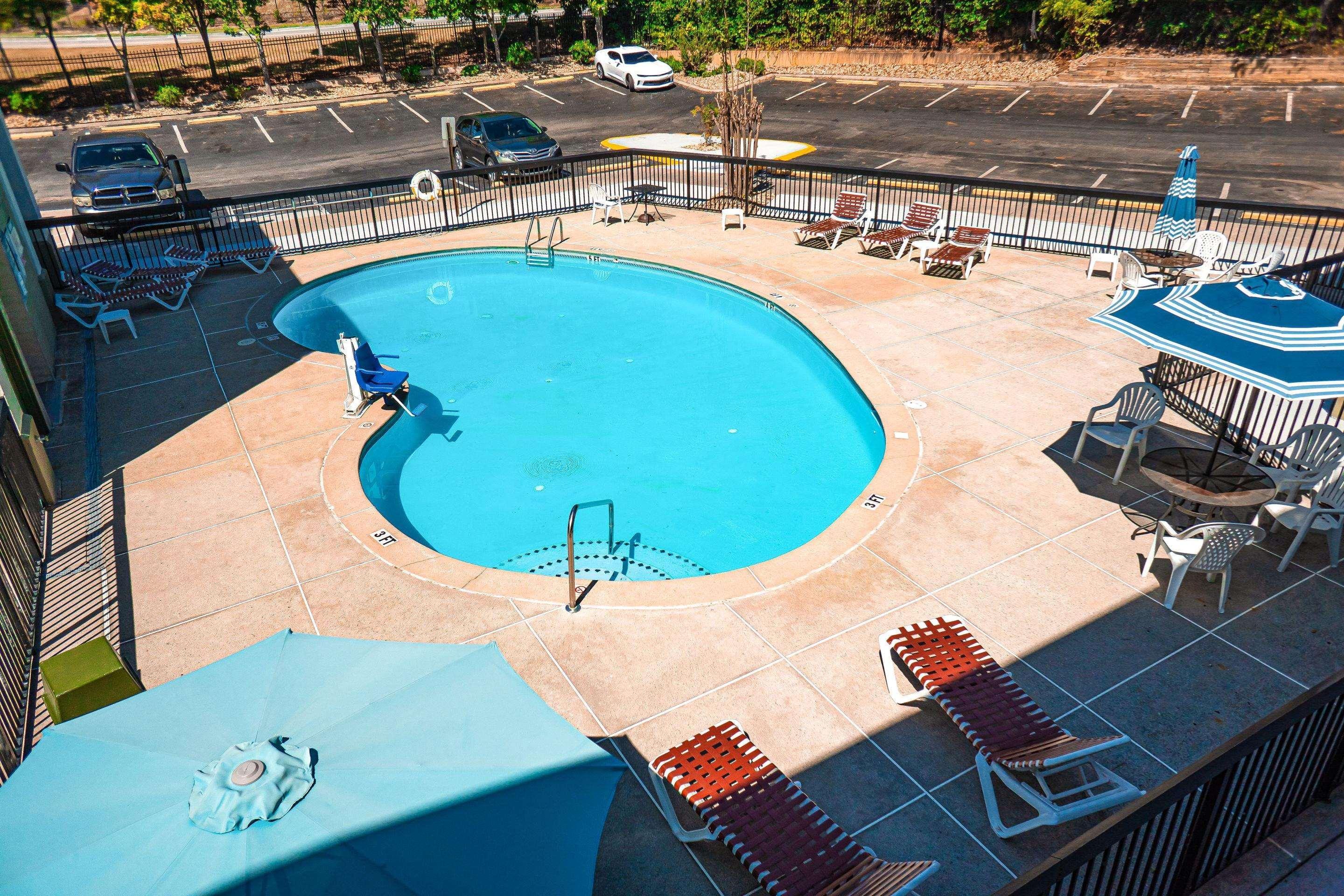 Quality Inn & Suites Near Six Flags - Austell Exteriér fotografie
