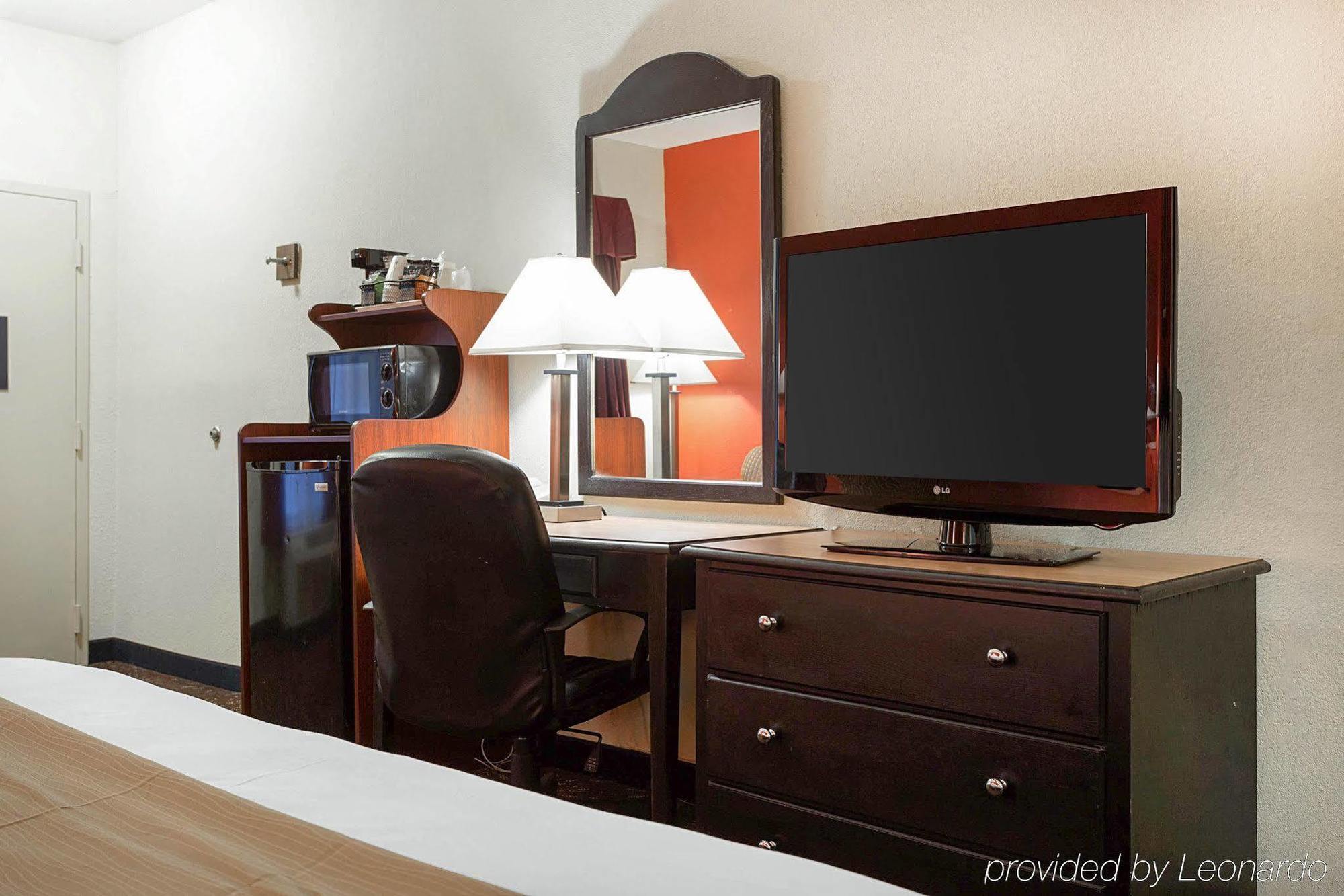 Quality Inn & Suites Near Six Flags - Austell Exteriér fotografie